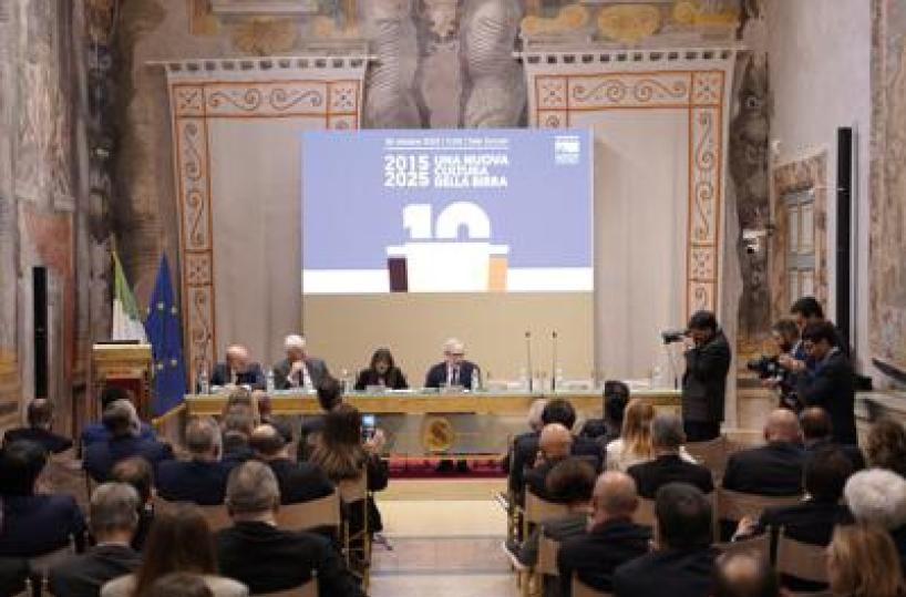 Lo studio, da birra 92 miliardi di euro di ricchezza generata in dieci anni