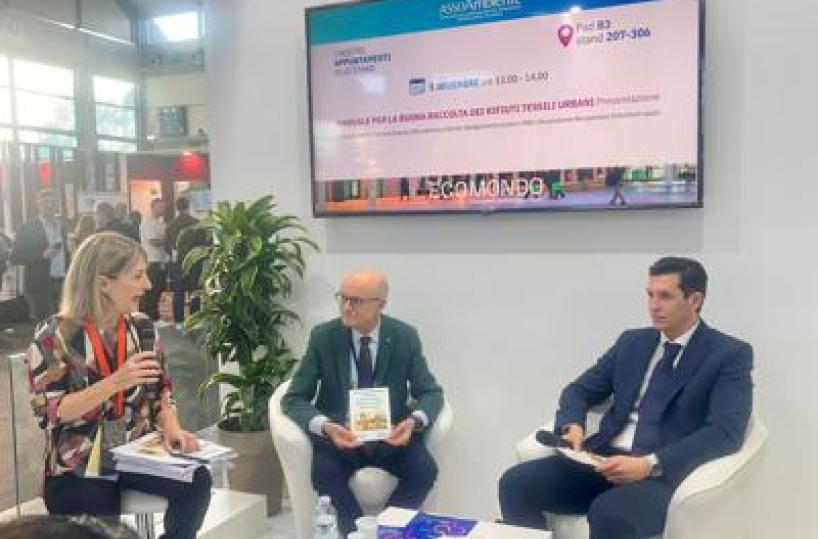 Rifiuti tessili, presentato il manuale per 'la buona raccolta' di Unirau e Ariu