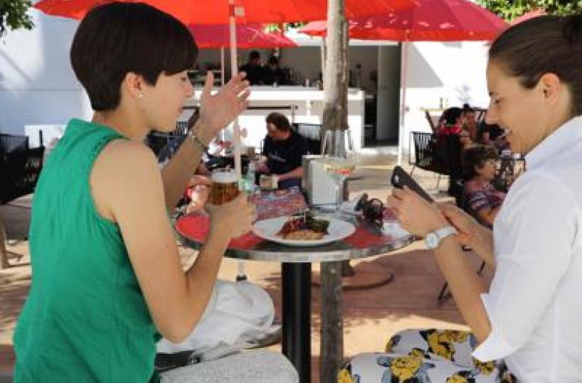 Alimentazione, italiani e lombardi si descrivono attenti a tavola, esperti 'la realtà è diversa'