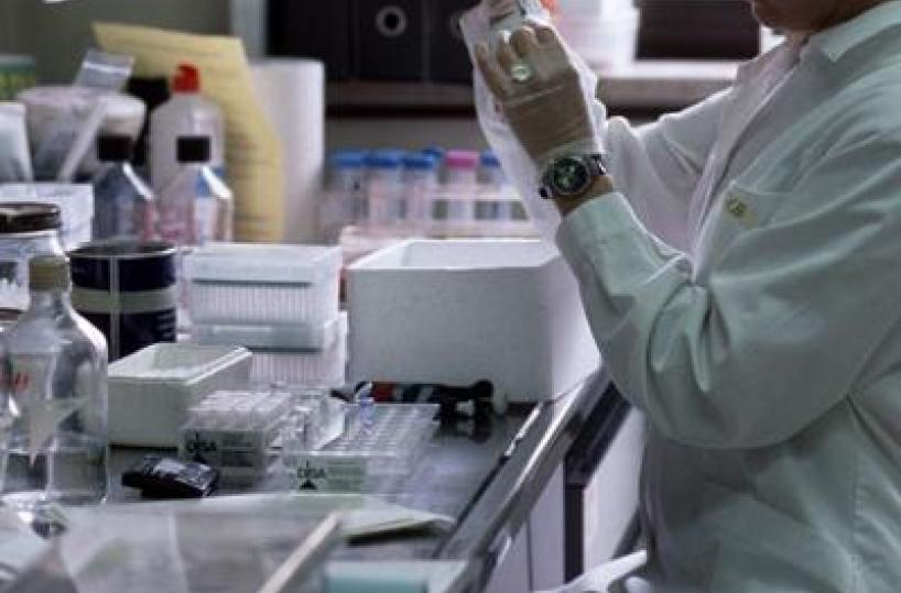 Gsk con Fleming Initiative e Ia avanzata contro antimicrobico resistenza