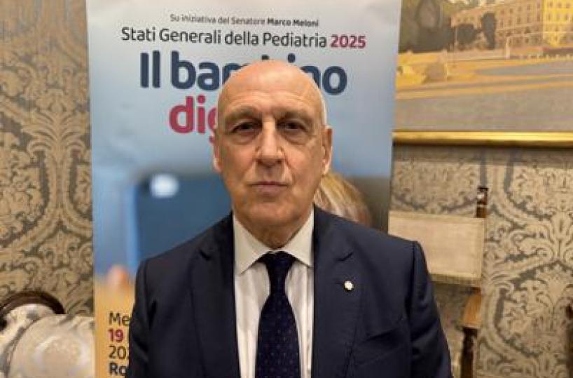 Agostiniani (Sip): "Ritardare smartphone in ragazzi protegge vista, sonno e peso"