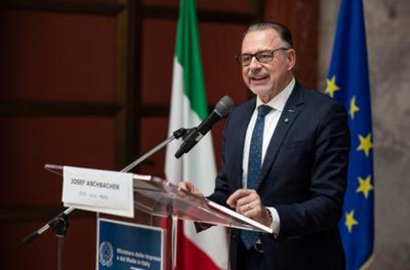 Aschbacher (Esa): "Guida investimenti economia mare, sempre più interconnessi"