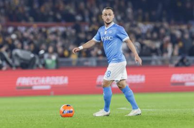 Si ferma Lobotka: risentimento muscolare