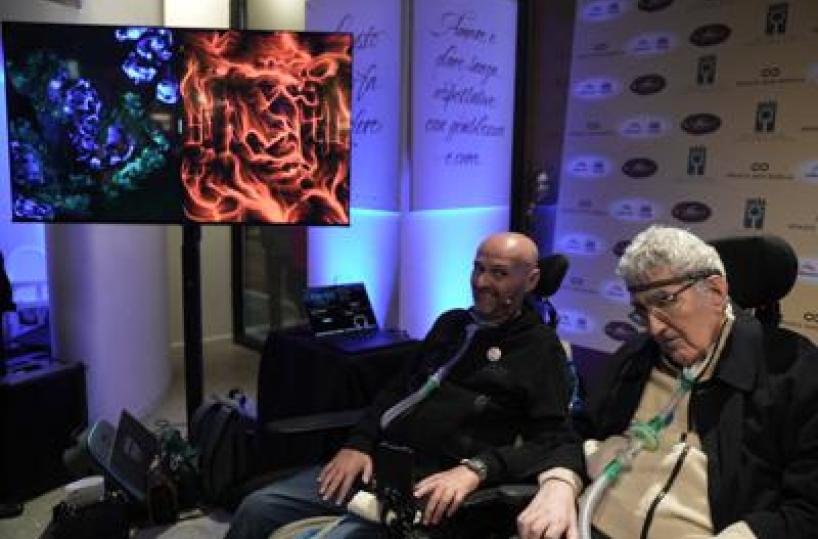 Milano, un uomo con Sla trasforma l&rsquo;attivit&agrave; cerebrale in arte visiva