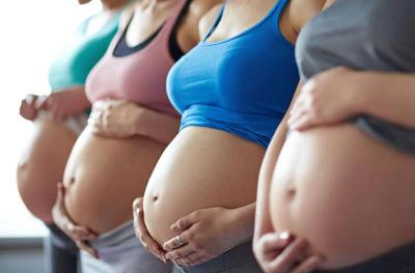 Et&agrave; in gravidanza e numero di figli, cos&igrave; essere mamma pu&ograve; influire sull'invecchiamento