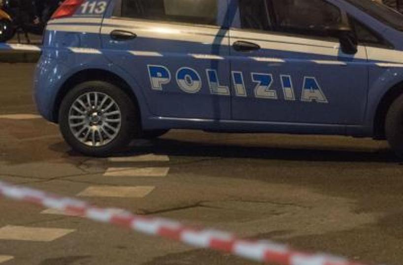 Roma, pestato e ridotto in fin di vita a Termini: in 4 portati in commissariato dalla polizia