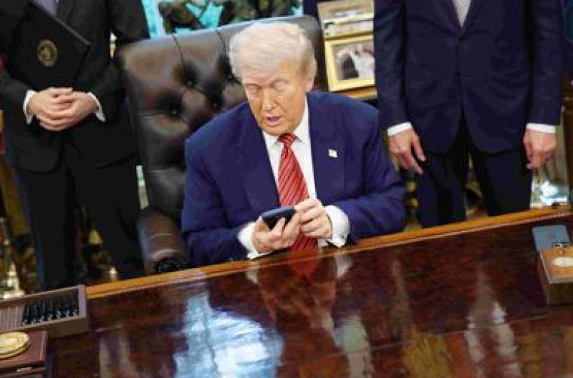 Trump pubblica i messaggi privati di Macron. Ma cosa rischia (in Italia) chi fa come lui?