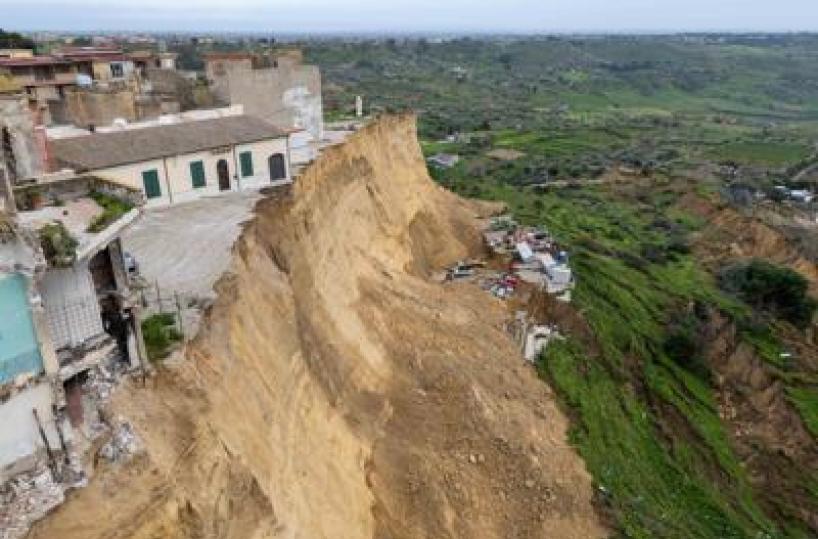 Niscemi, Musumeci: "Frana ha raggiunto una larghezza di oltre 4 km"