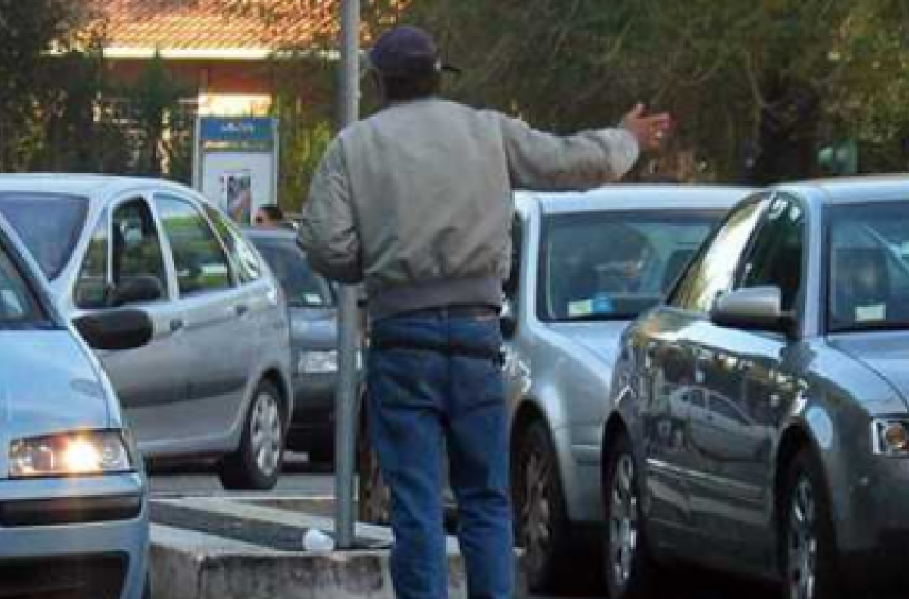 parcheggiatore abusivo