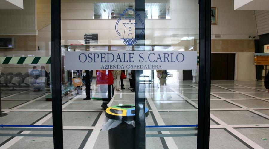 Potenza, nell'ospedale San Carlo un bastone bianco interattivo indica la via agli utenti ciechi