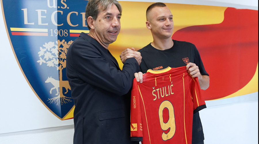 Lecce, Stulic si presenta: «Io, il tipico numero 9 voglio imitare Krstovic»