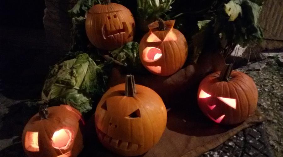C’è un paese in Italia in cui non si festeggia Halloween ma le Fucacoste: benvenuti a Orsara di Puglia C’è un paese in Italia in cui non si festeggia Halloween ma le Fucacoste: benvenuti a Orsara di Puglia