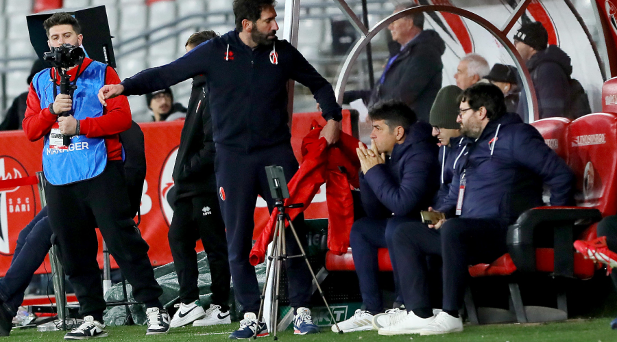 Il Bari in crisi: tutti sotto processo