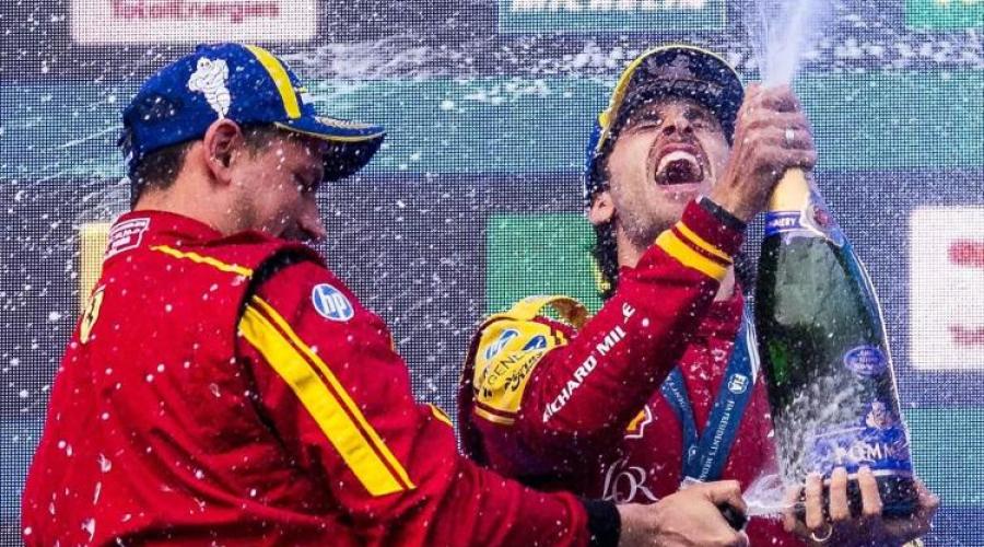 A Martina Franca festa in piazza per il pilota Antonio Giovinazzi, campione mondiale Endurance FIA WEC