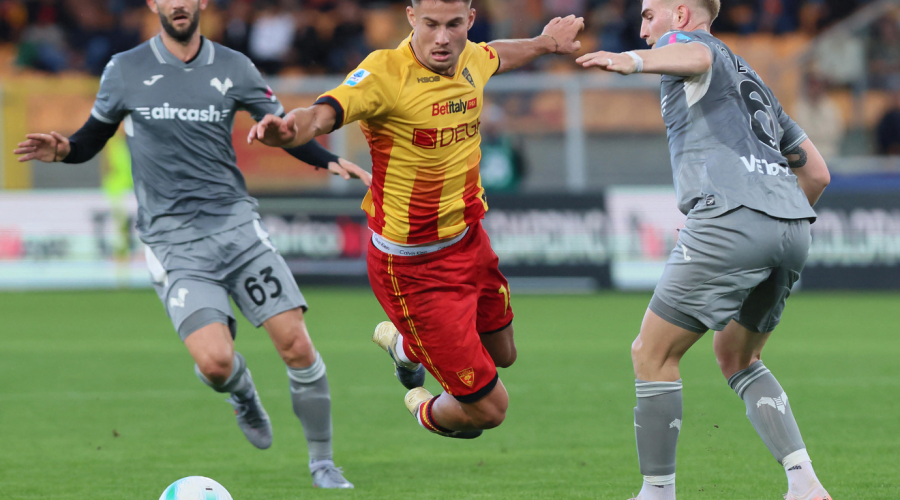 Una tegola sul Lecce, Berisha finisce ko: &laquo;Lesione al retto femorale della coscia destra&raquo;