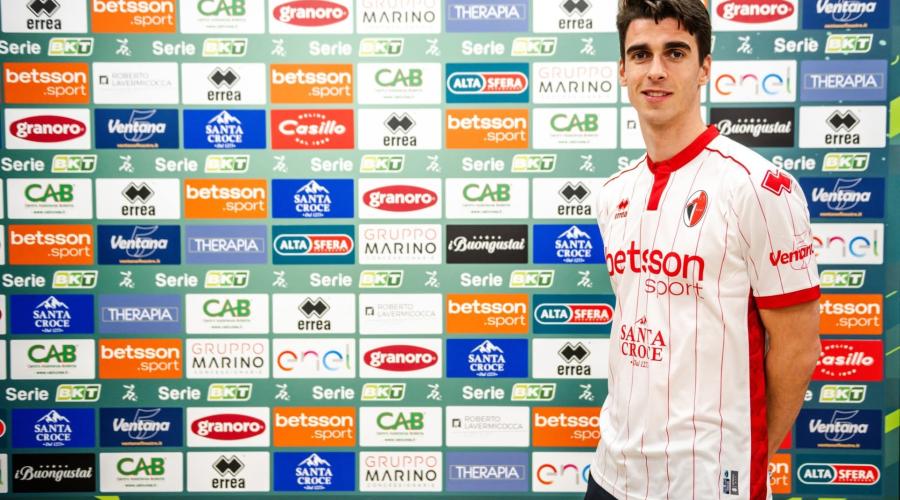 Bari, arriva il difensore olandese Odenthal dal Sassuolo