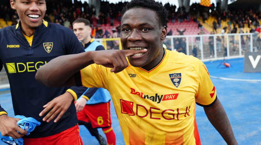 Lecce, l'esultanza di Di Francesco: &laquo;Anima e cuore, sempre&raquo;