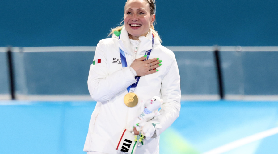 Lollobrigida immensa nel pattinaggio di velocit&agrave;: vince l'oro anche nei 5mila metri