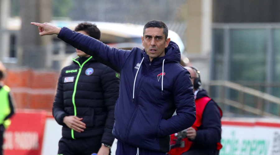 Mister Moreno Longo cerca un mini appiglio: &laquo;Se siamo questi per il Bari c&rsquo;&egrave; speranza&raquo;