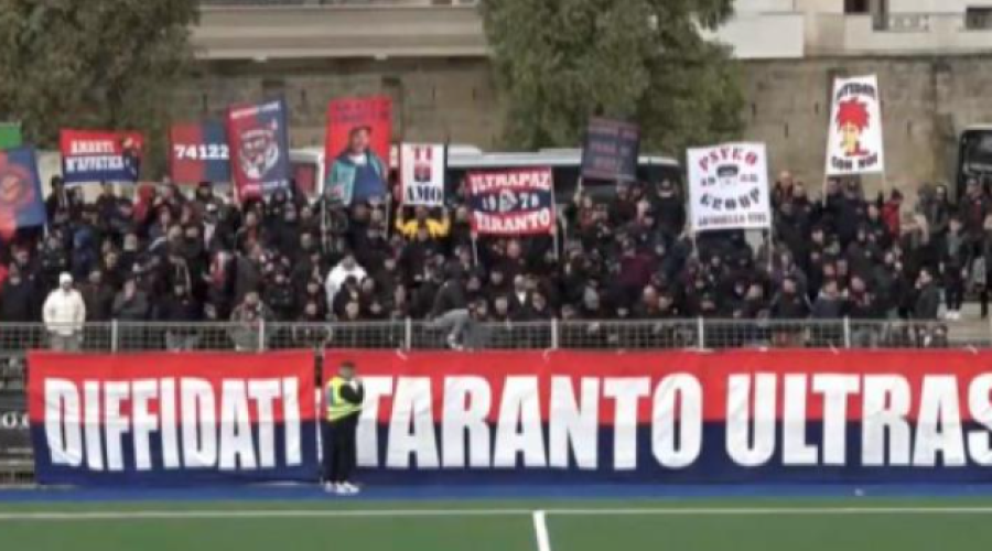 Taranto-Acquaviva, Daspo per cinque tifosi ionici dopo l'assalto allo stadio di Manduria