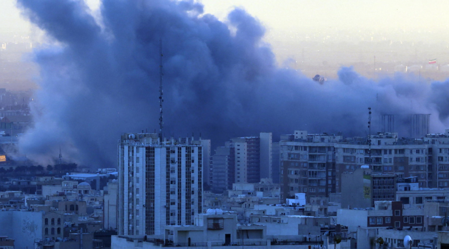 Crisi del Golfo, imprese italiane in affanno: container fermi e tariffe alle stelle