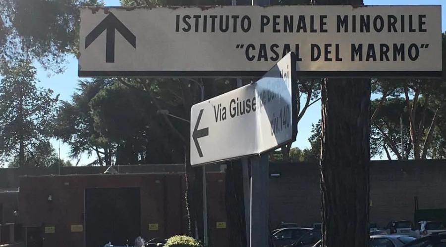 &laquo;Torture nel carcere minorile di Casal del Marmo&raquo;, tra gli indagati anche un poliziotto penitenziario barese
