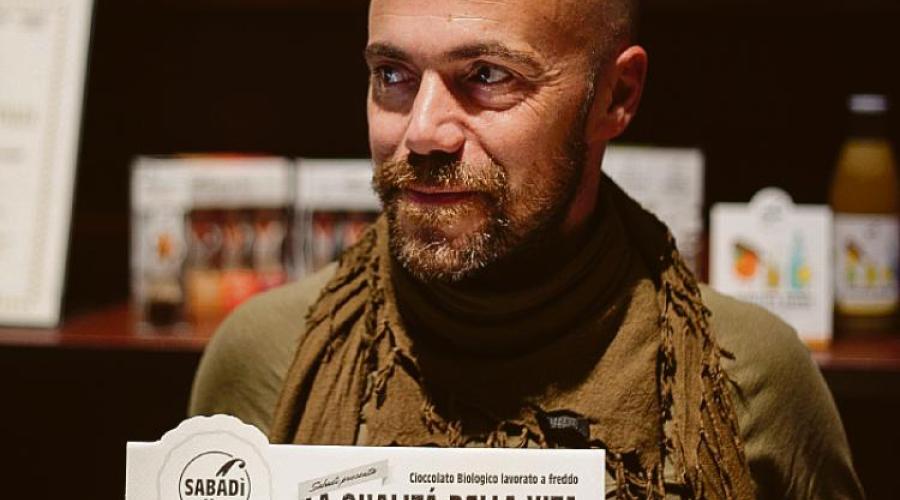 Simone Sabaini vince ancora la Tavoletta d&rsquo;Oro: il siciliano che ha reinventato il cioccolato di Modica