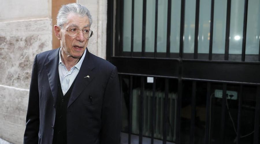 Lutto nel mondo della politica: &egrave; morto Umberto Bossi