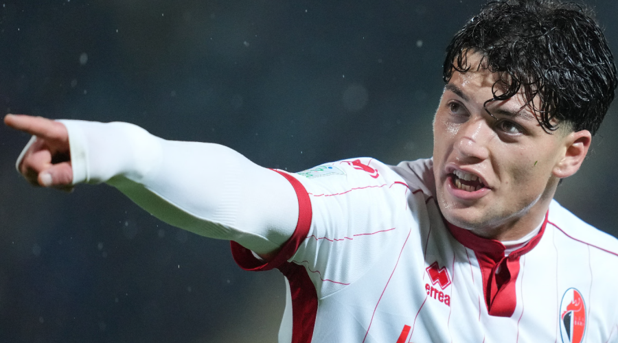 Bari, calcoli e realismo: la &laquo;testa&raquo; l&rsquo;arma in pi&ugrave;. A 43 punti potrebbe esserci la permanenza diretta