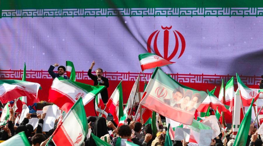 Usa, nessun attacco in Iran: Trump accetta due settimane di tregua, riapre lo stretto di Hormutz. Scende il petrolio