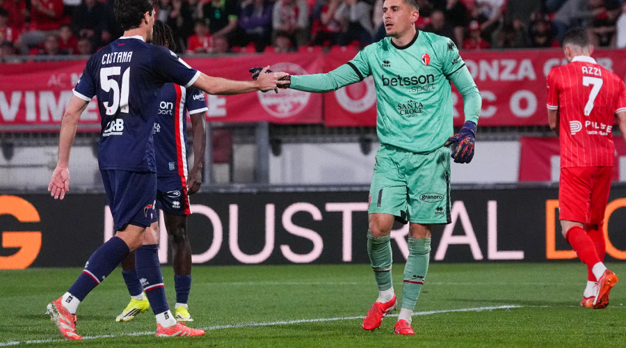 Bari, serve molto di pi&ugrave;: la salvezza resta lontana