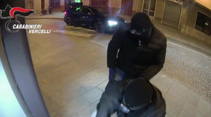 Colpivano in Piemonte e in Puglia, smantellata banda della marmotta: 11 arresti tra Foggia, Torino e Vercelli