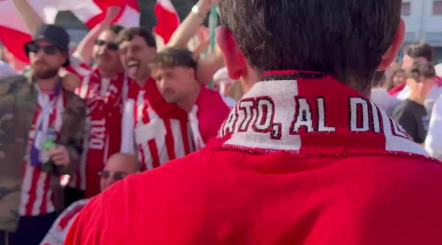 Barletta in festa: dopo 11 anni i biancorossi tornano in Serie C, piazza Roma invasa dai tifosi