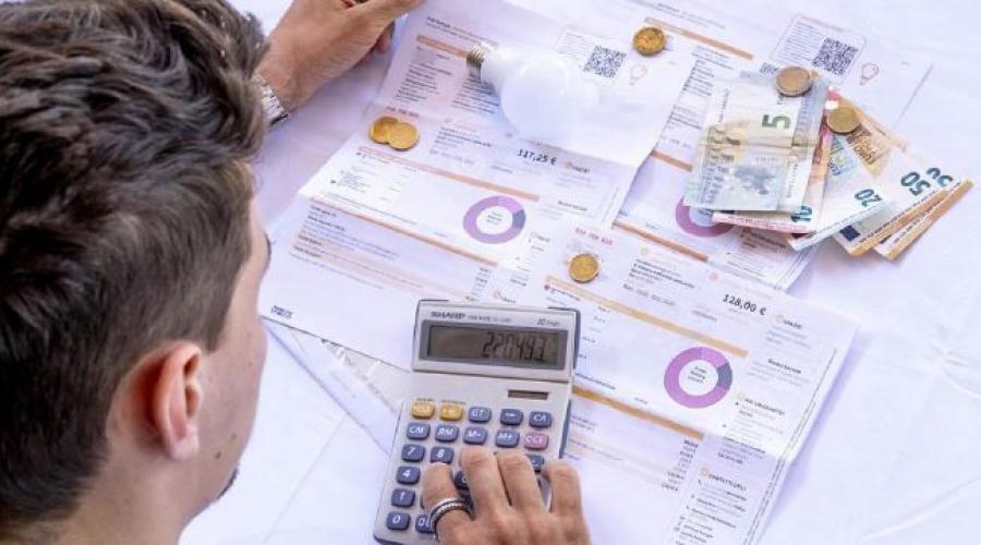 La bolletta si &laquo;gonfia&raquo; per 9,3 miliardi: Bari &egrave; sesta tra le citt&agrave; pi&ugrave; colpite dai rincari