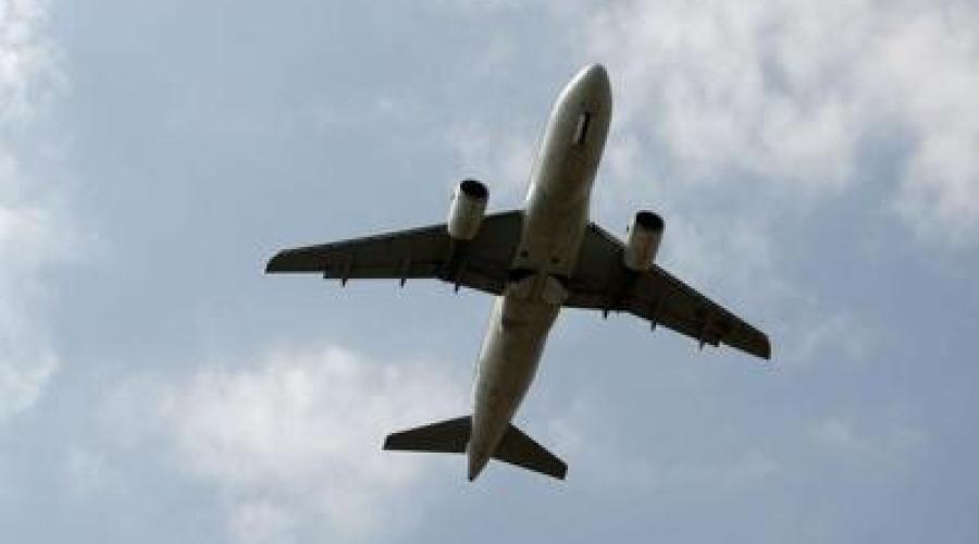 Compagnie aeree a caccia di migliaia di piloti, hostess e tecnici