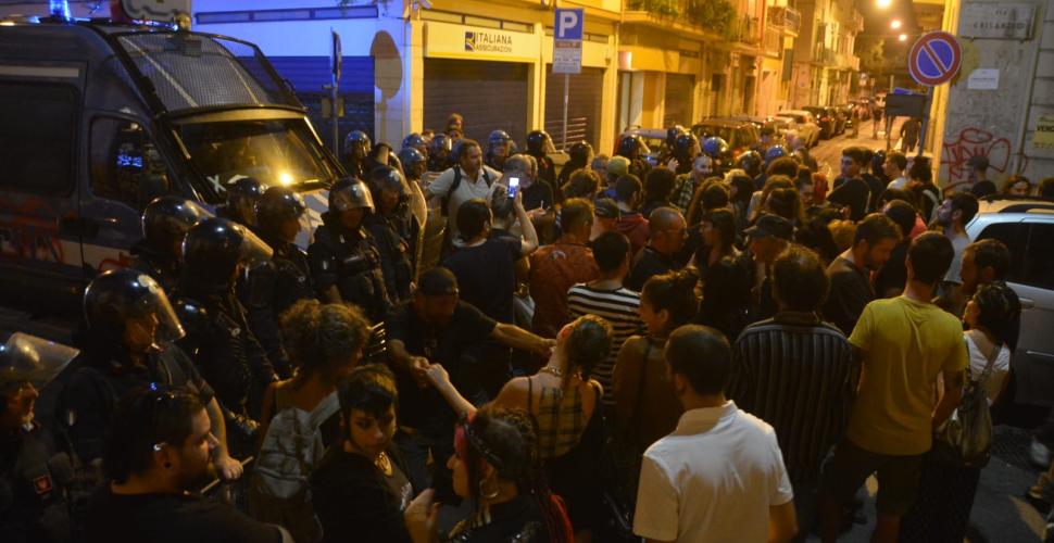 Aggressione nel quartiere Libert&agrave; al corteo &laquo;Mai con Salvini&raquo;: 2 feriti gravi