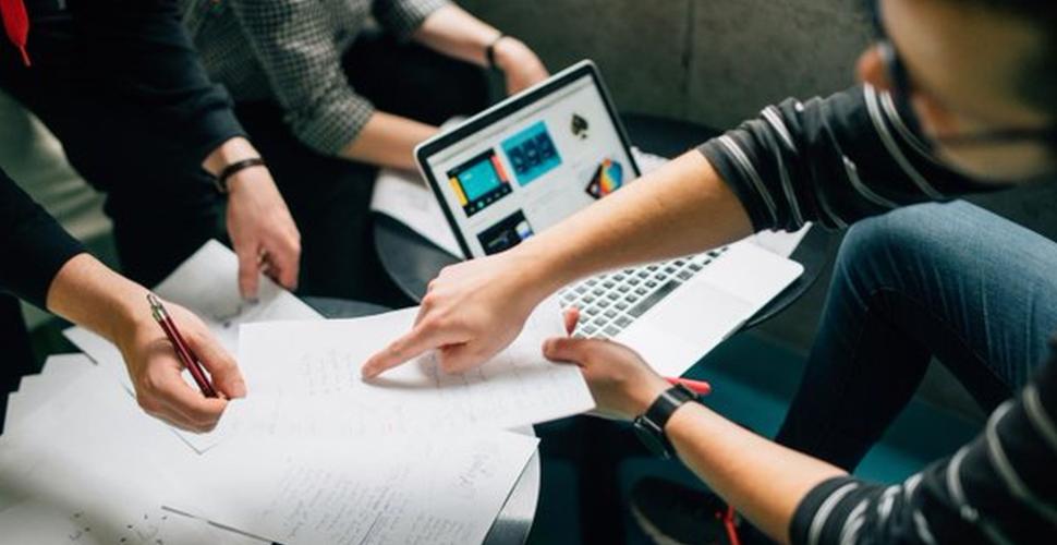 Bari, cervelli in fuga: in 10 anni via oltre 45mila giovani (14%)