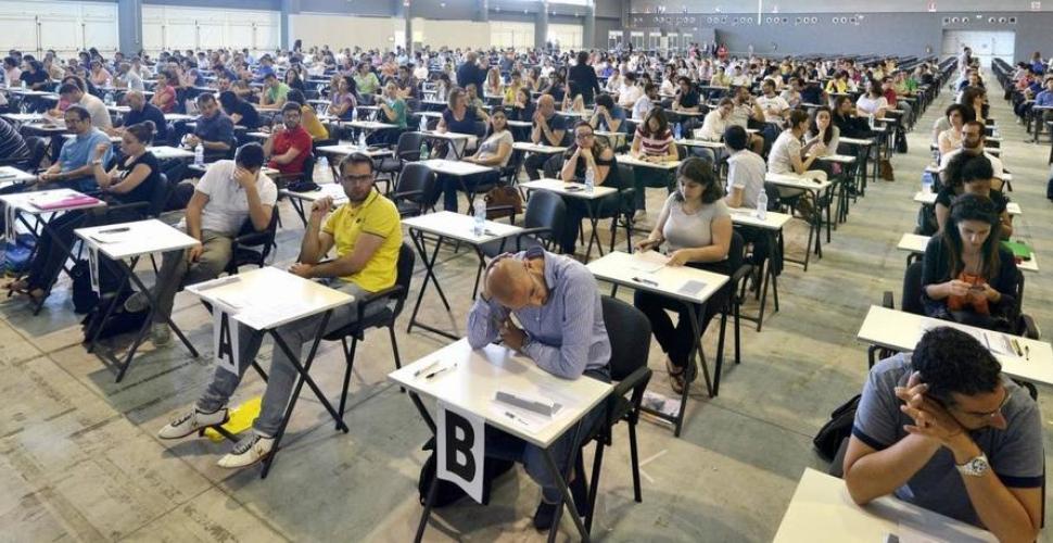 Puglia, concorso scuola: «Tanti errori e i candidati esclusi vengono ammessi agli orali»