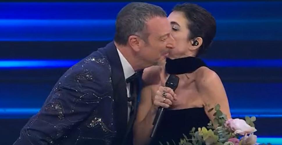 Sanremo, via alla terza serata: Peppino Di Capri senza voce, slitta a domani. Stasera sul palco i Maneskin e Alessandro Siani