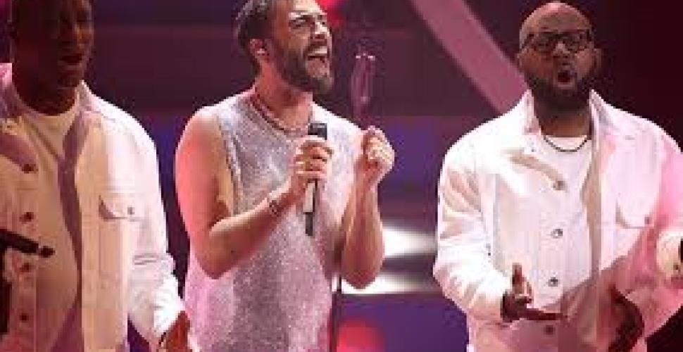 Sanremo 2023, Mengoni vince la serata delle cover con Let it Be