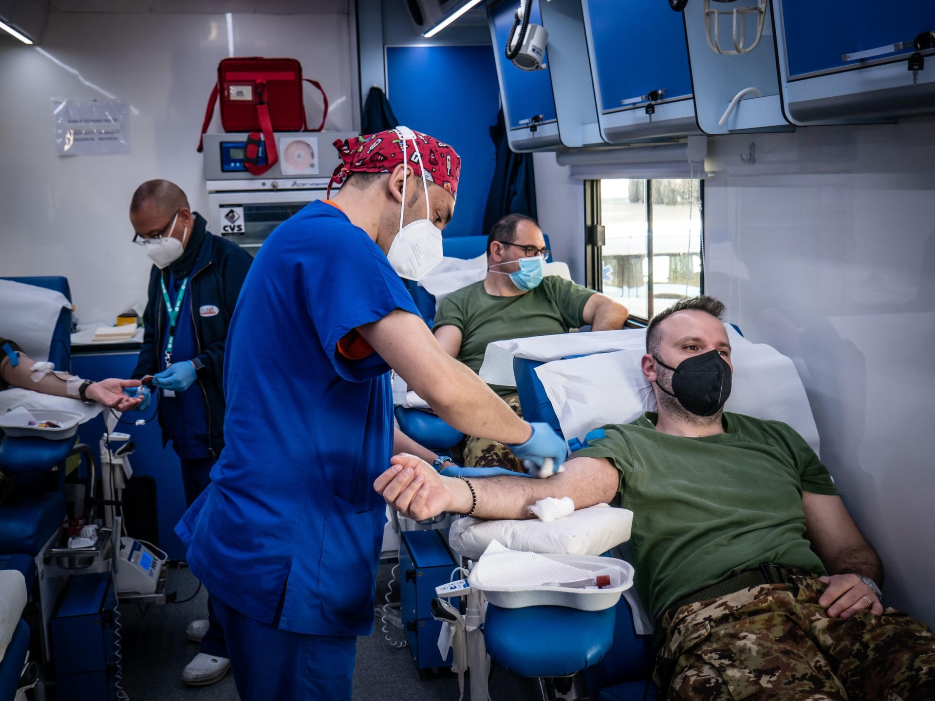 https://www.lagazzettadelmezzogiorno.it/upload/2022_05_13/un_momento_della_donazione-1652455111210.jpg