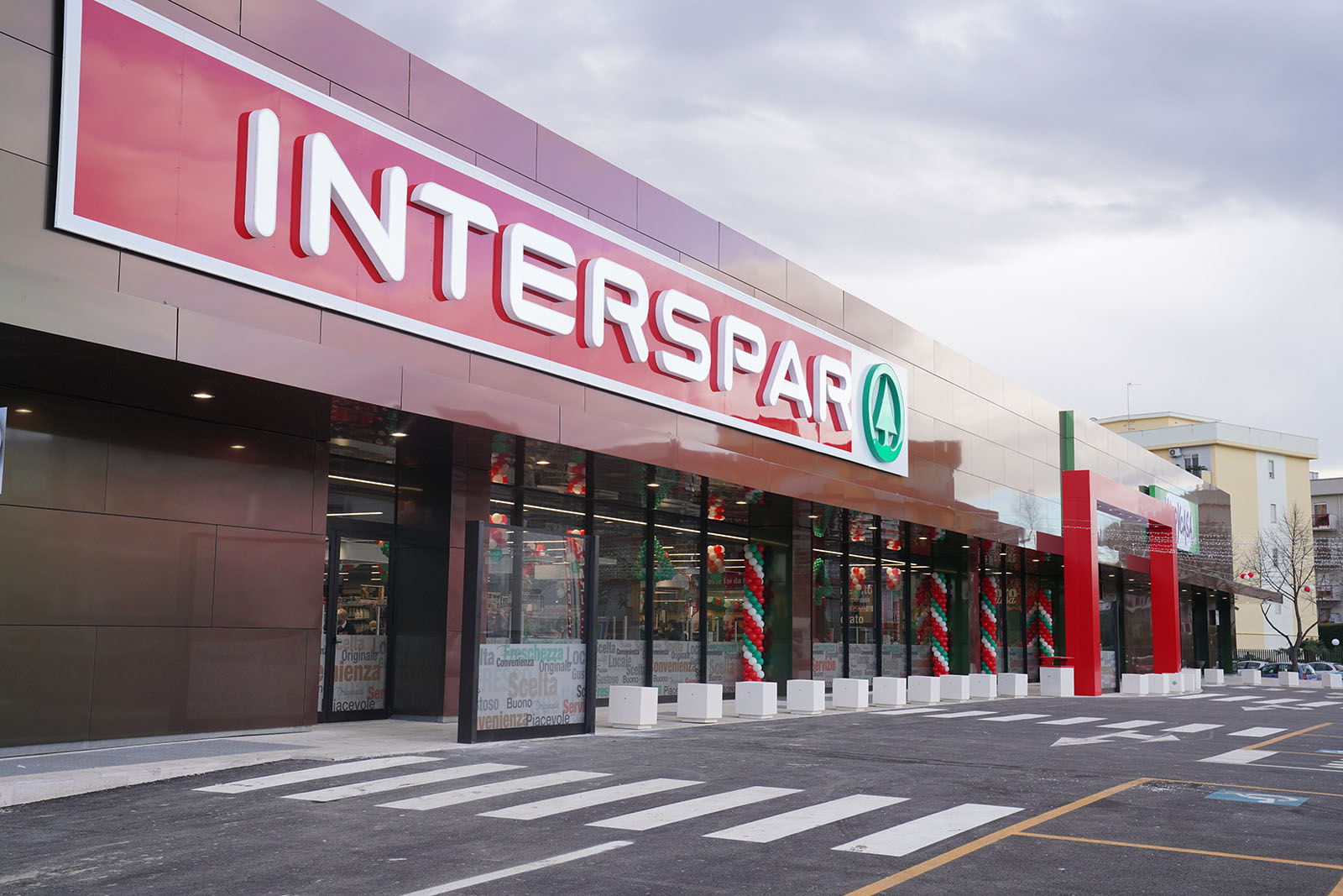 https://www.lagazzettadelmezzogiorno.it/upload/2022_07_26/esterna_Interspar-1658837660818.jpg