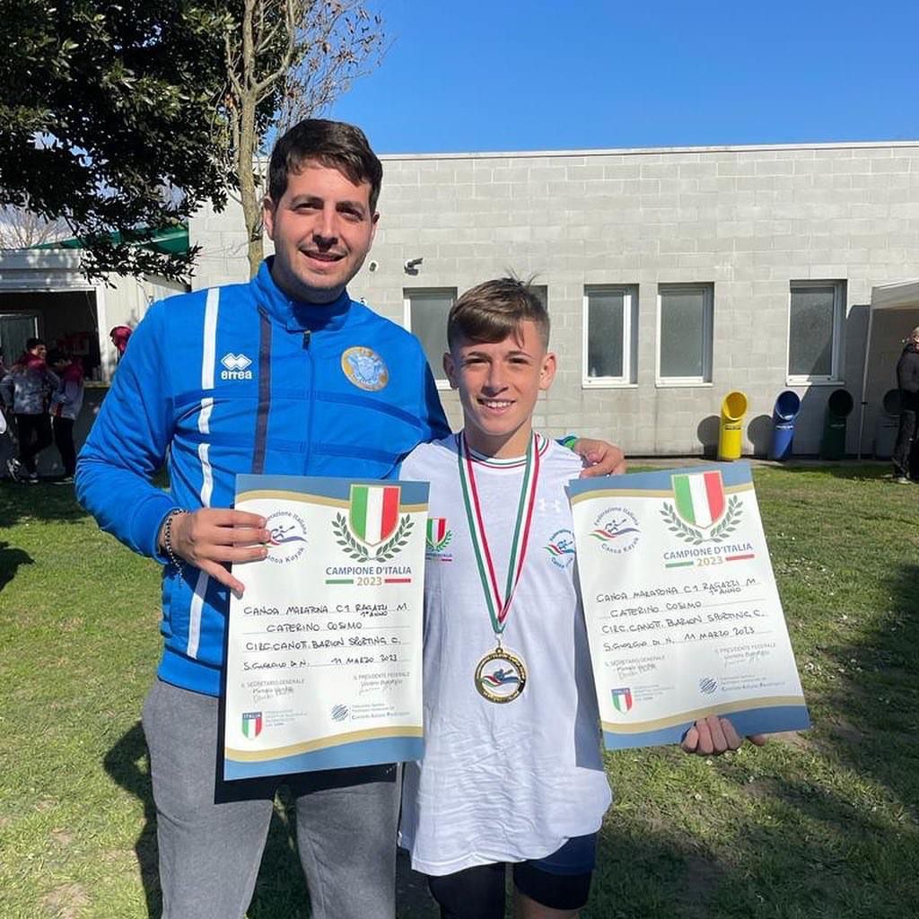 https://www.lagazzettadelmezzogiorno.it/upload/2023_03_14/Canoa_maratona_-_Cosimo_Caterino_del_CC_Barion_campione_d_Italia_con_allenatore_Dario_Bianchini-1678790219242.jpg