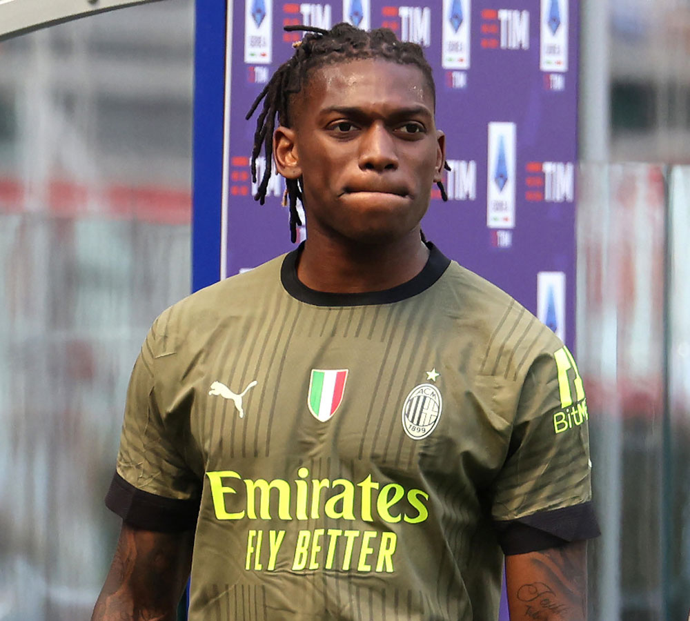 Milan, l'attaccante portoghese Rafa Leao rischia di saltare le semifinali di Champions contro l'Inter