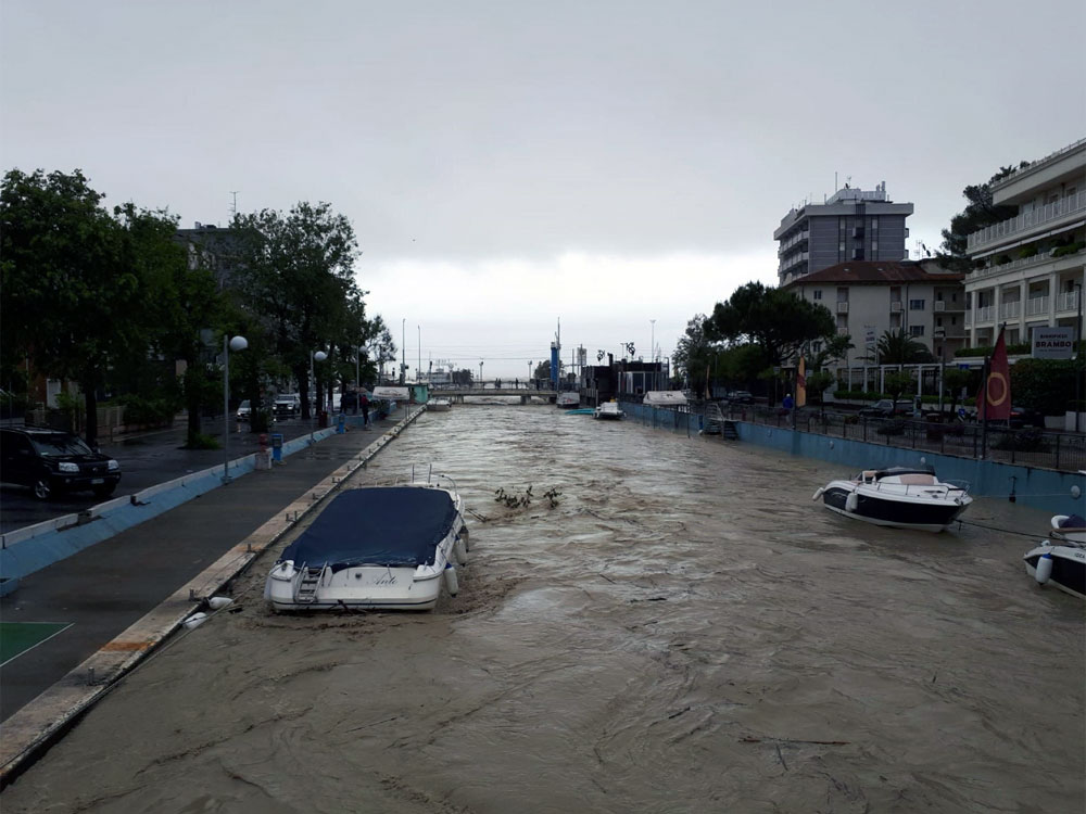 Una veduta del porto di Riccione, a seguito del maltempo, 16 maggio 2023. ANSA/ GIANLUCA ANGELINI